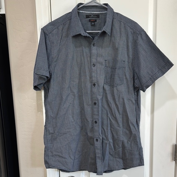 Blue Casual Button Down Shirt with Modern Fit / D21 - Picture 1 of 3